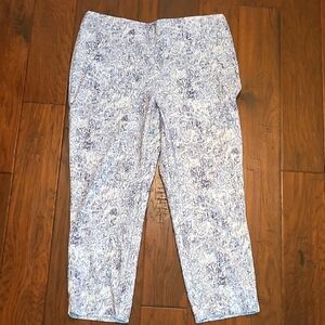 Chicos Fabulously Slimming pullon pants with snakeskin look size 2